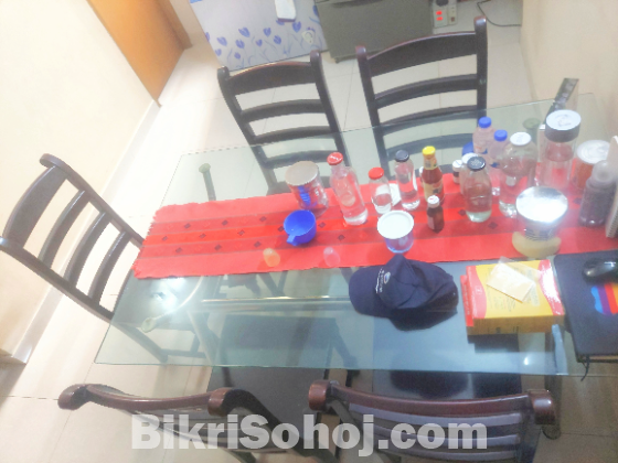 Dining Table with 6 chairs